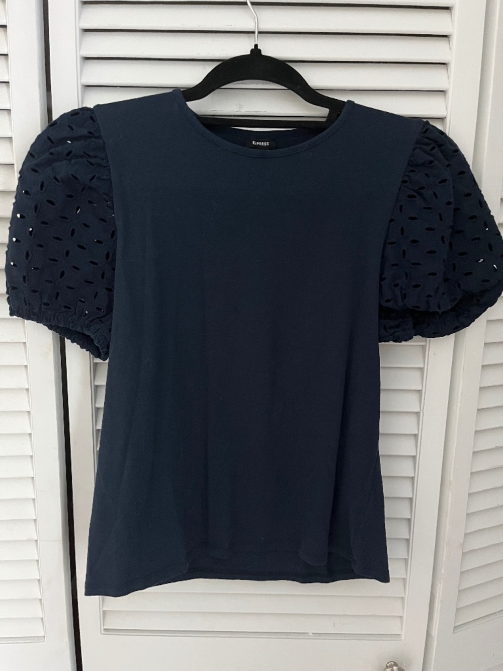 Express eyelet sleeve top ! Size XS! NWOT! Gorgeous Navy!